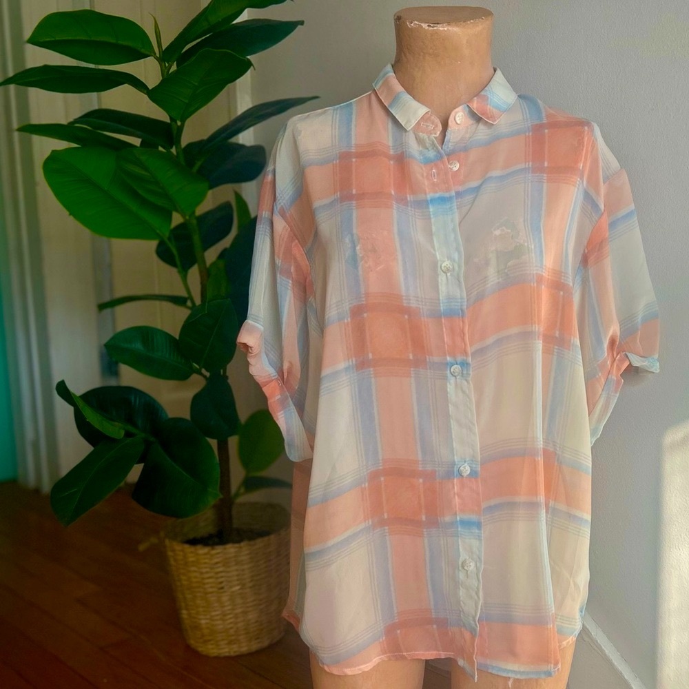 Splendid Short-sleeved Button-Down Oversized Blouse Plaid Lightweight - Size M